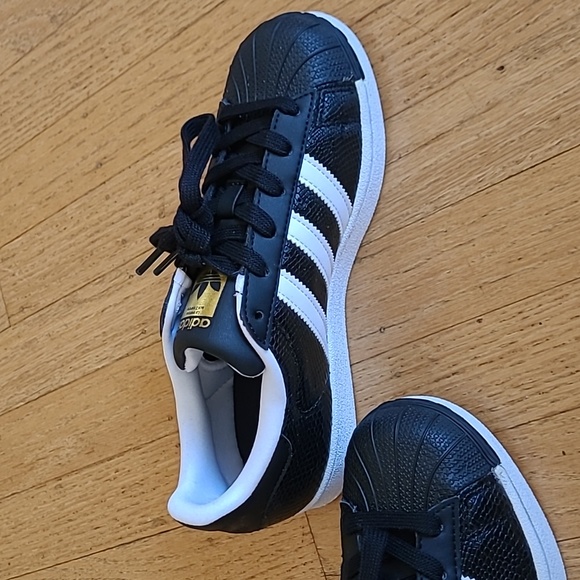 Adidas sneakers - Picture 3 of 7